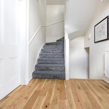 2 Bedroom Apartment On Peebles High Street Bagian luar foto