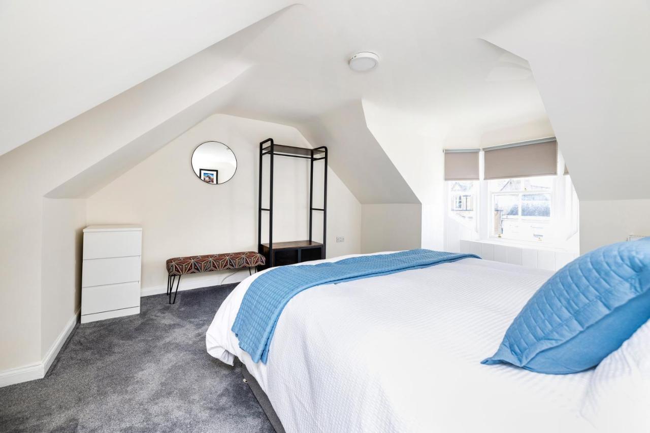 2 Bedroom Apartment On Peebles High Street Bagian luar foto