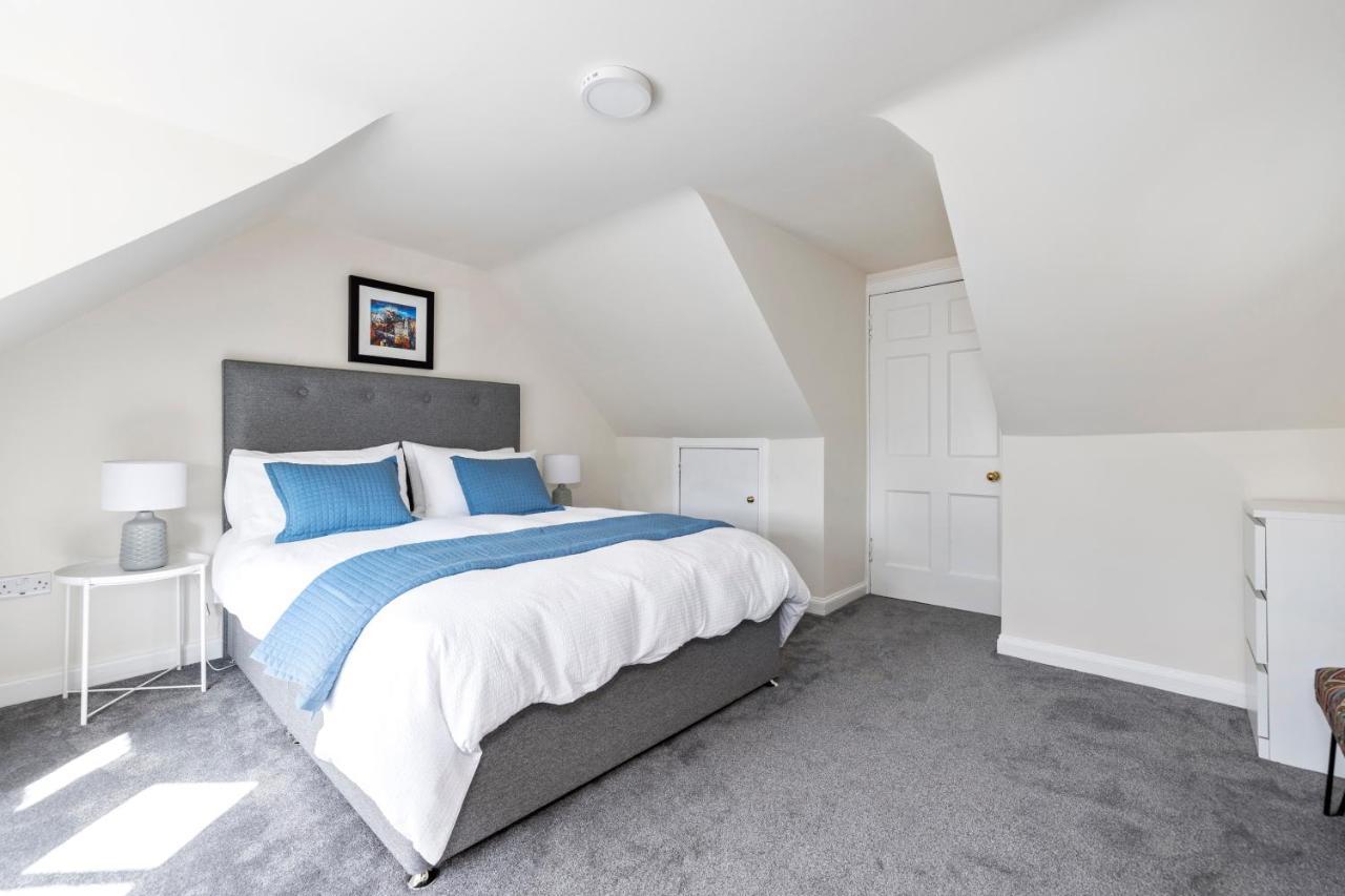 2 Bedroom Apartment On Peebles High Street Bagian luar foto