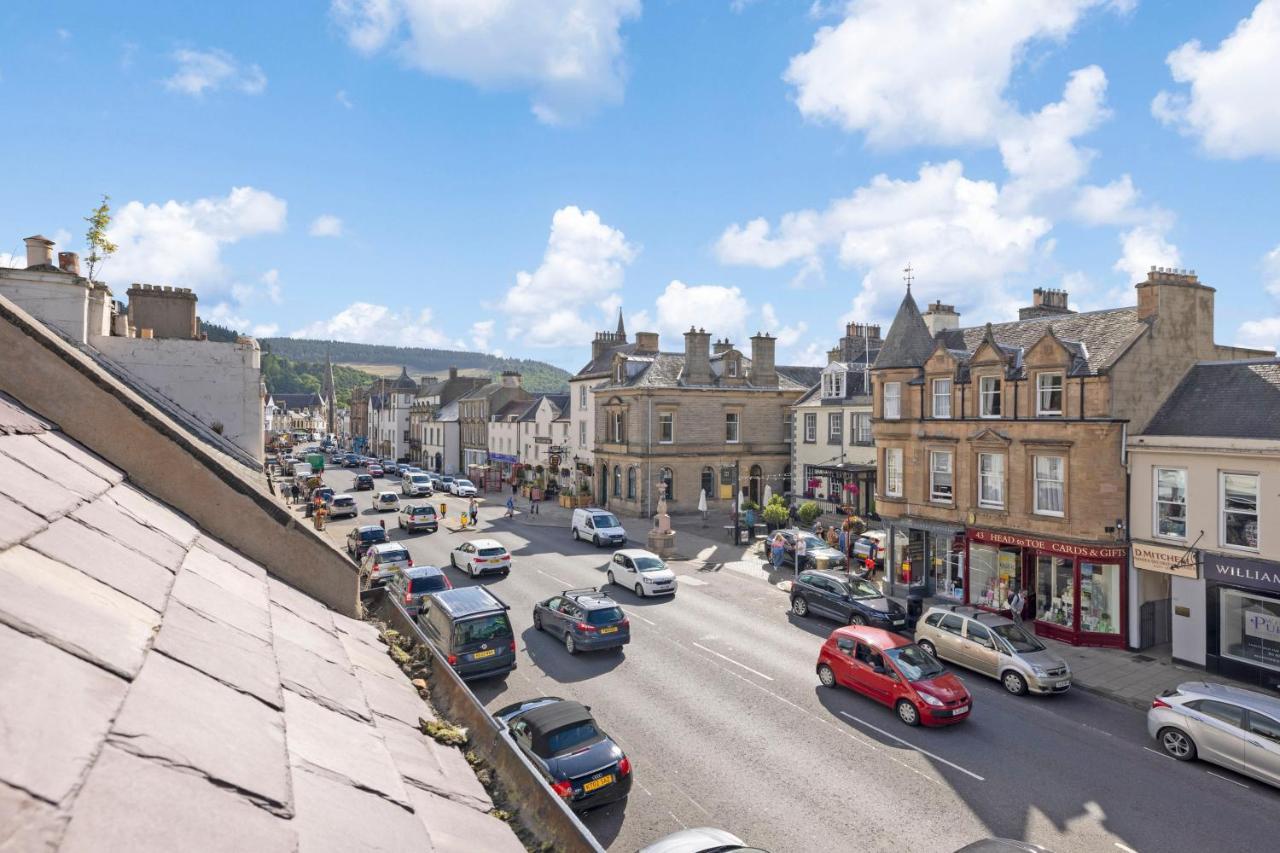 2 Bedroom Apartment On Peebles High Street Bagian luar foto